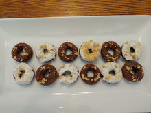 Load image into Gallery viewer, Mini Donuts
